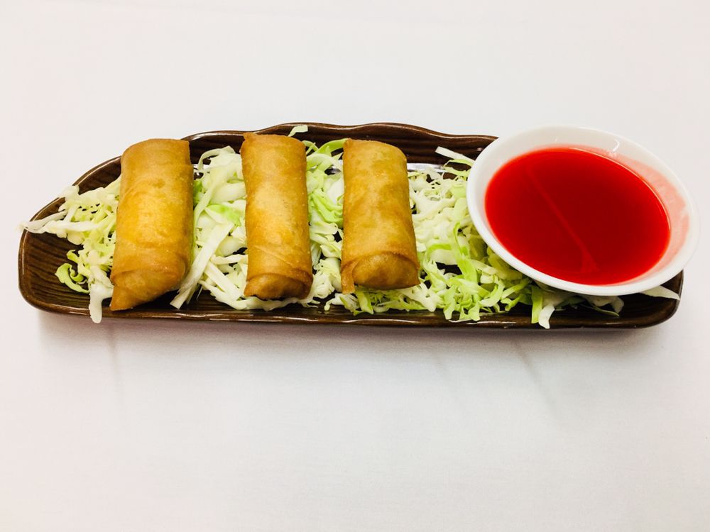 Order 3 Pieces Vegetarian Egg Roll food online from Green Elephant Gourmet store, Palo Alto on bringmethat.com