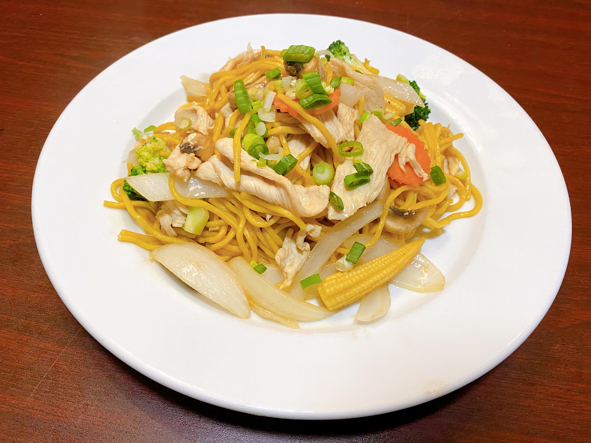 Order Lo Mein food online from Yummy thai cuisine store, Cambridge on bringmethat.com