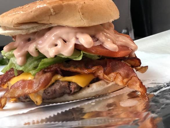 Order Bacon Cheese Burger food online from The Chipper Truck Cafe store, Yonkers on bringmethat.com