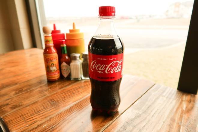 Order Coke food online from Scott's Kitchen and Catering at Hangar 29 store, Kansas City on bringmethat.com