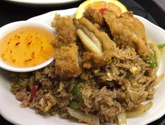 Order Crispy Chicken Fried Rice food online from Thai Elephant store, Cleveland on bringmethat.com