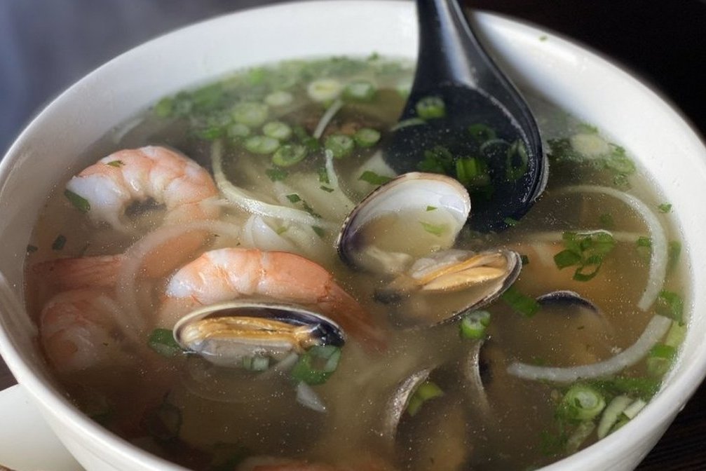 Order Seafood Noodle Soup - 海鮮湯粉 - Phở hải sản  food online from Pho Element store, San Mateo on bringmethat.com