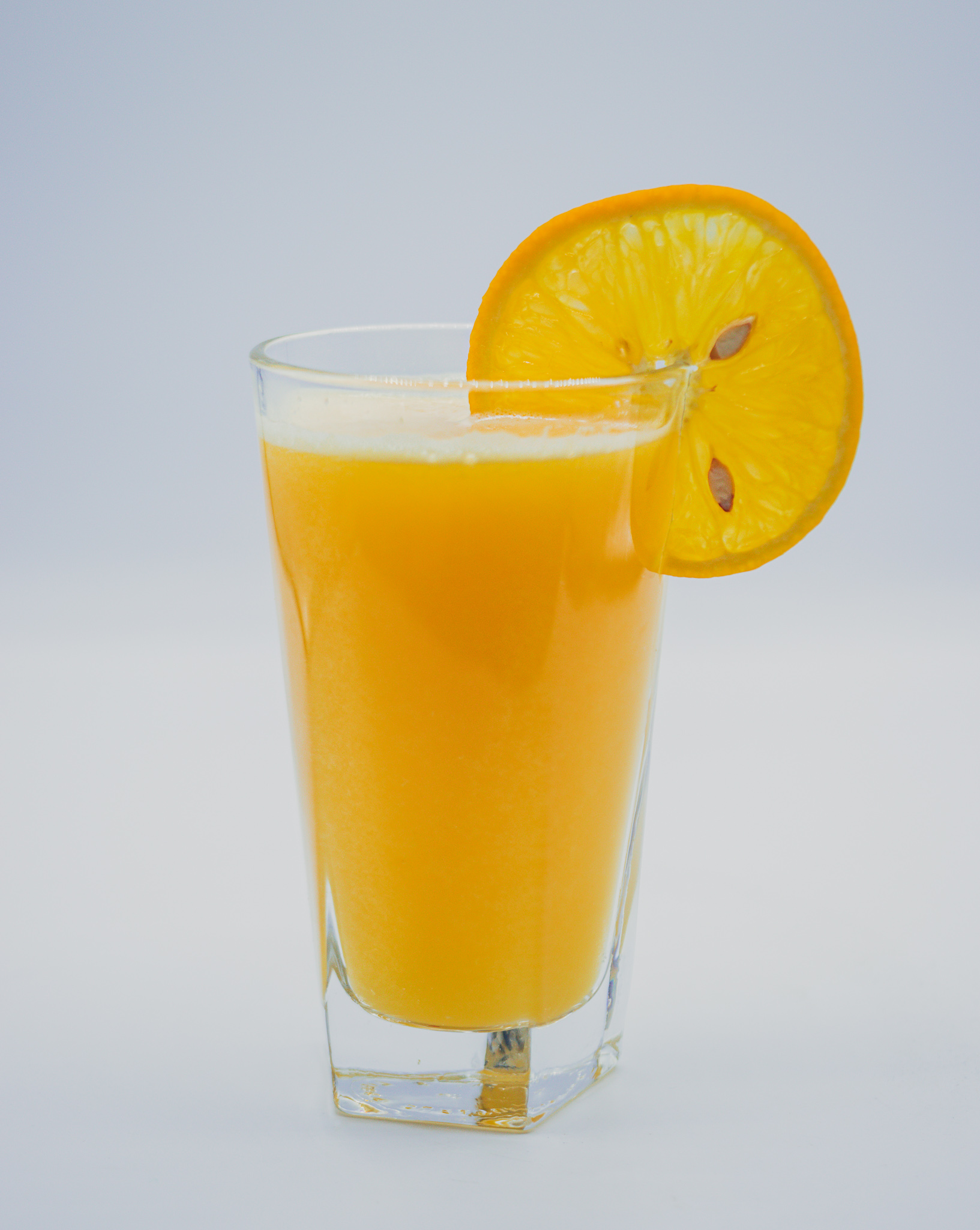 Order Fresh Squeezed Orange Juice 8oz food online from Empanada Loca store, Brooklyn on bringmethat.com