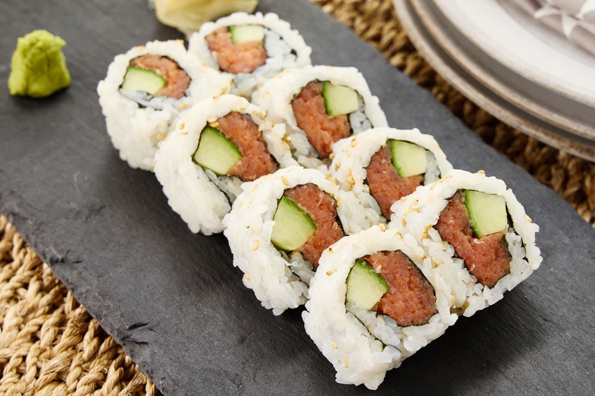 Order SPICY TUNA ROLL food online from Hibachi Ko store, Cupertino on bringmethat.com