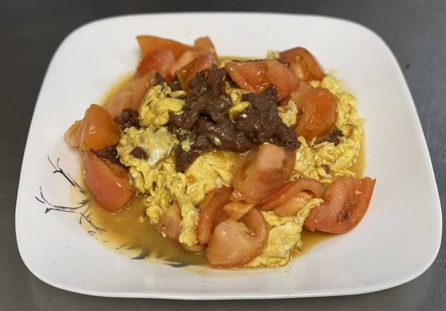 Order CN5B. Stir Fried Egg with Beef and Tomato 蕃茄牛肉炒蛋 food online from Uncle Chen's Chinese Restaurant store, State College on bringmethat.com