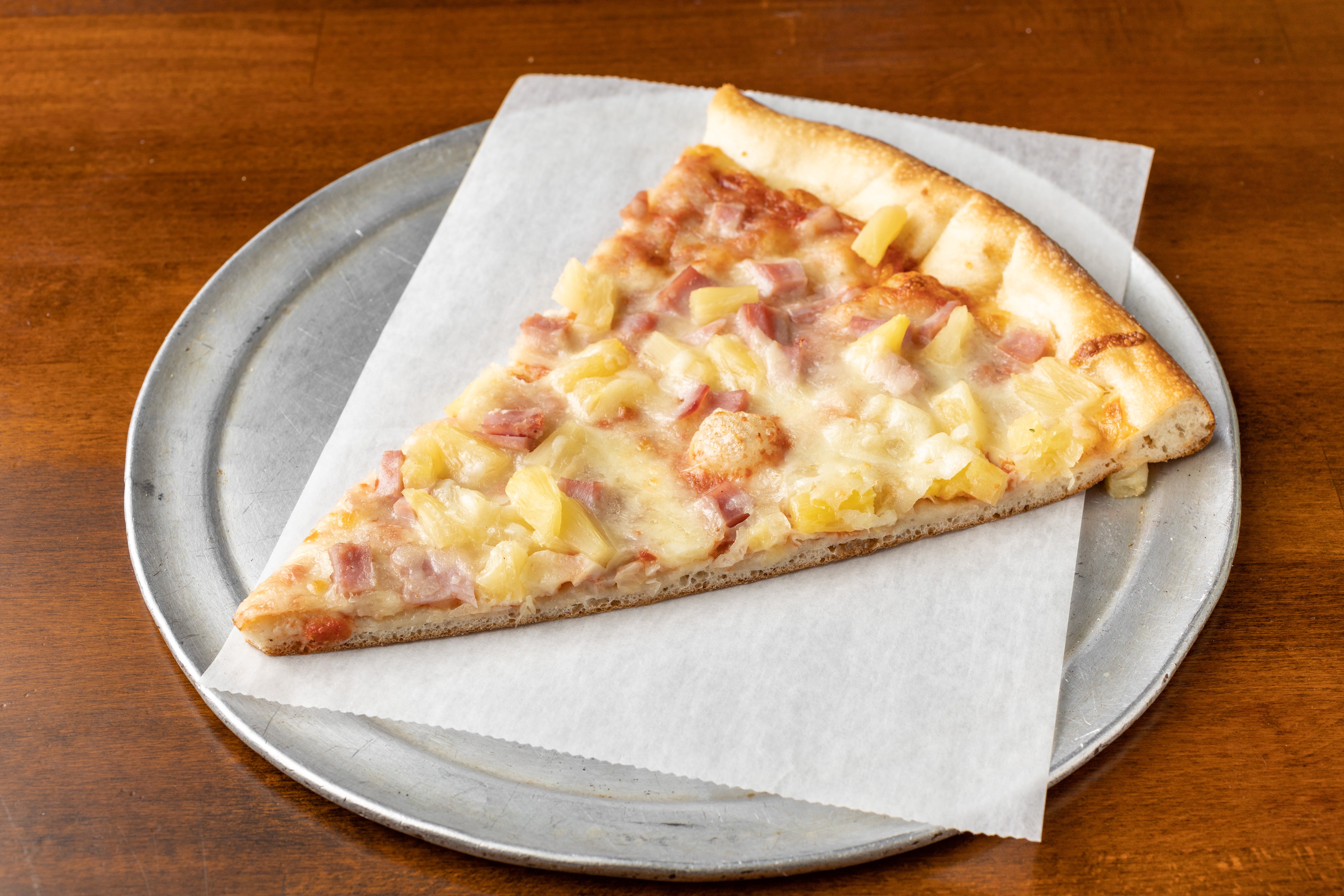 Order Hawaiian Pizza Slice - Hawaiian Pizza Slice food online from Due Fratelli Pizza store, Jackson Heights on bringmethat.com