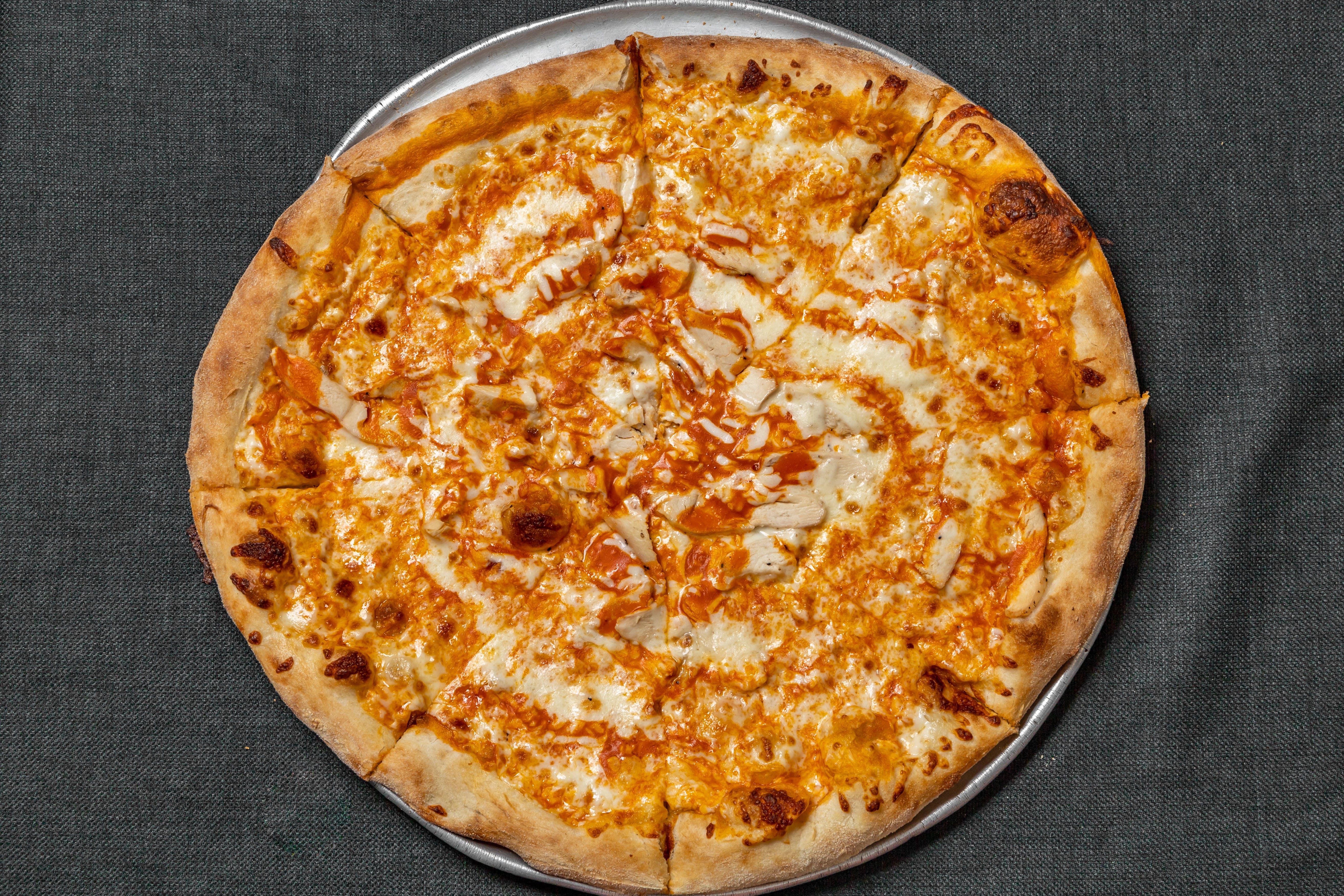 Order Buffalo Chicken Pizza - Small 12'' (6 Slices) food online from Mingaliens Trattoria store, Natick on bringmethat.com