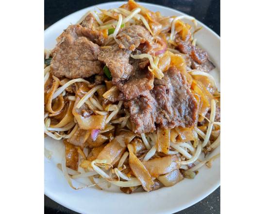 Order Stir-Fried Beef Rice Noodles 幹炒牛河 food online from Dongpo Restaurant store, Arcadia on bringmethat.com