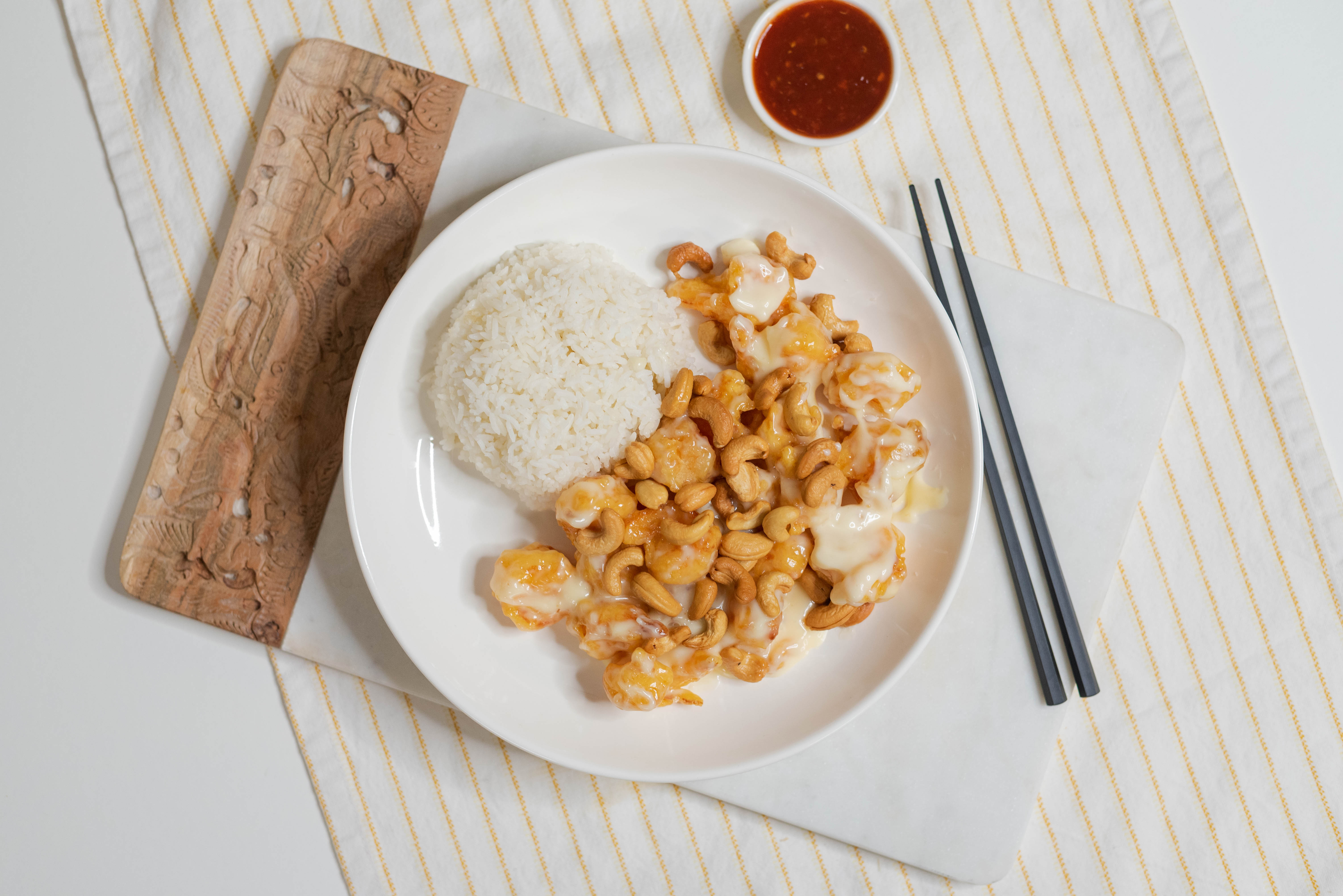 Order Honey Cashew Nut Shrimp food online from Louie Chinese Cuisine store, Los Angeles on bringmethat.com