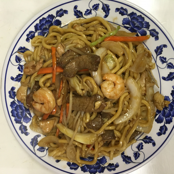 Order Combination Chow Mein food online from Lucky Bamboo Restaurant store, Modesto on bringmethat.com