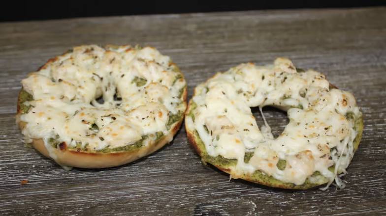 Order Chicken Pesto Pizza food online from Bagel Street Cafe store, Alamo on bringmethat.com