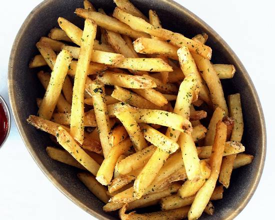 Order Thin-Cut Yukon Gold Fries food online from Marie Callenders Bakery and Cafe store, Los Angeles on bringmethat.com