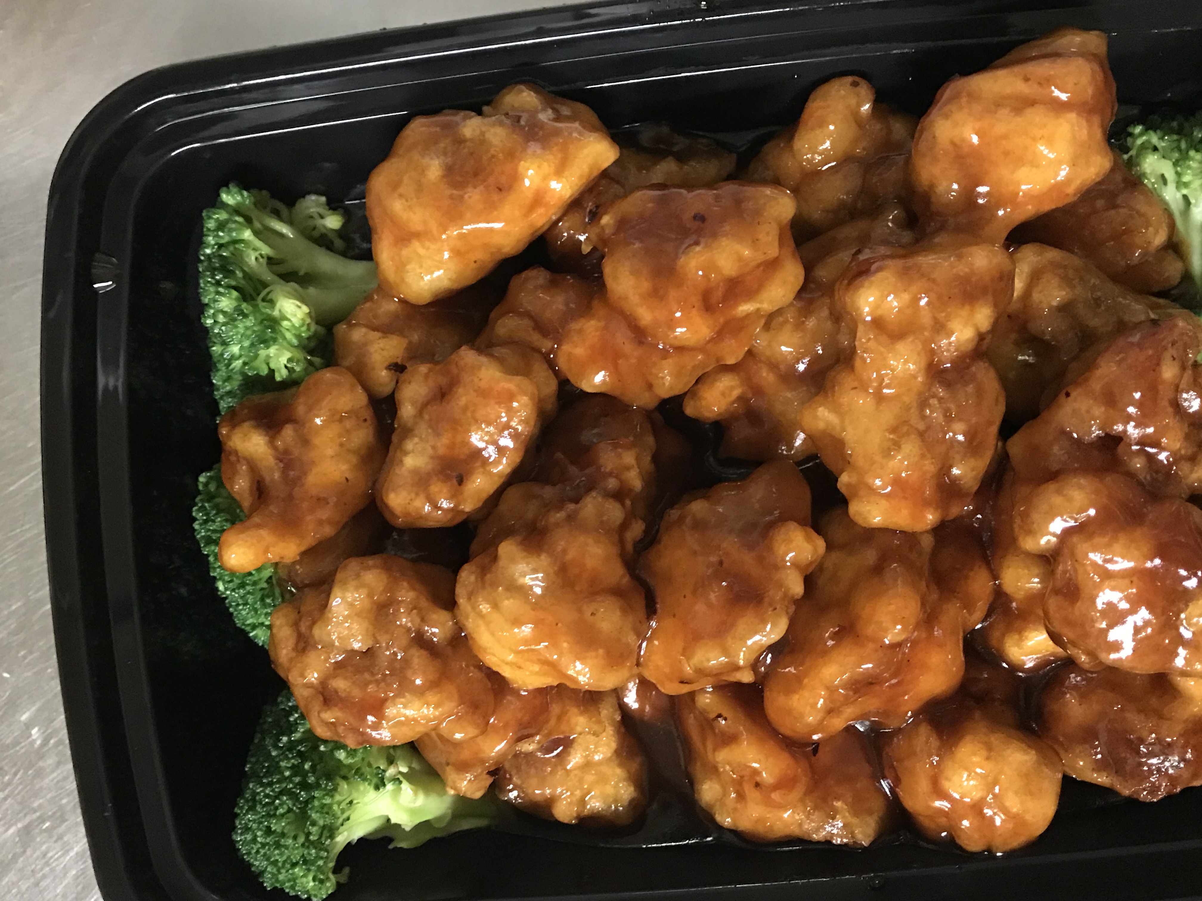 Order 28. General Tso's Chicken food online from Sun Luck Garden store, Cleveland on bringmethat.com