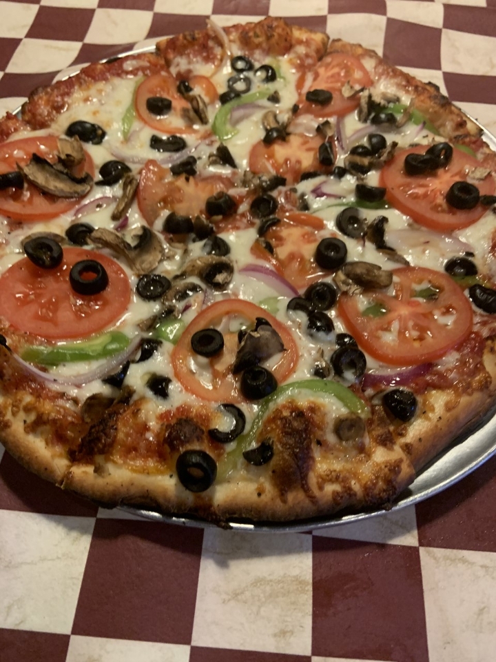 Order PER Super Chef Pizza food online from Trackside Pizza store, Puyallup on bringmethat.com