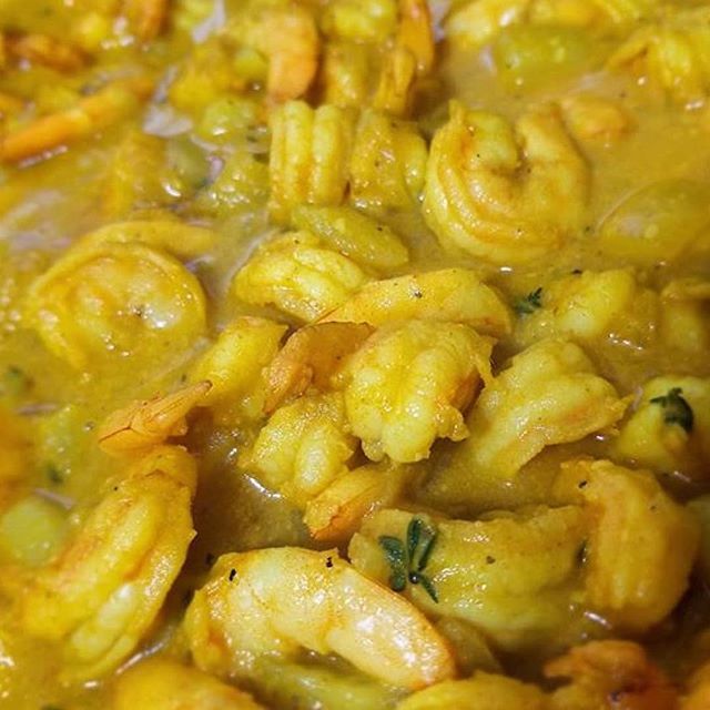 Order Curry Shrimp food online from Island Spice Caribbean& American Cuisine store, Detroit on bringmethat.com