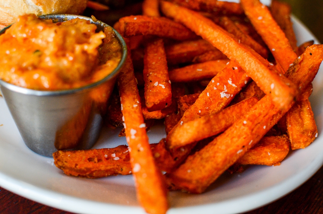 Order Sweet Potato Fries food online from Highland Grill store, St Paul on bringmethat.com
