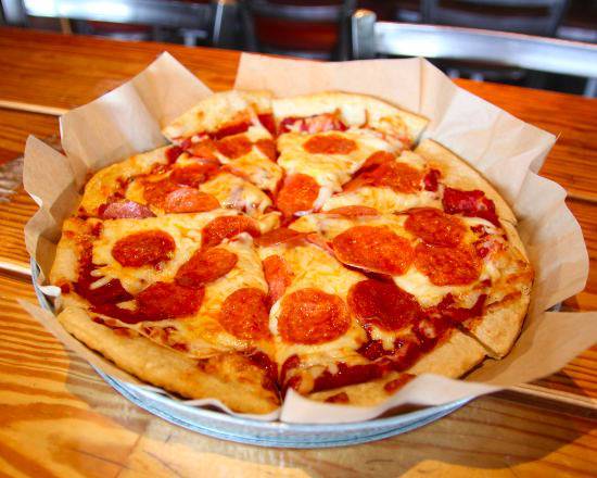 Order Pepperoni Pizza  food online from Fox and Hound store, Charlotte on bringmethat.com