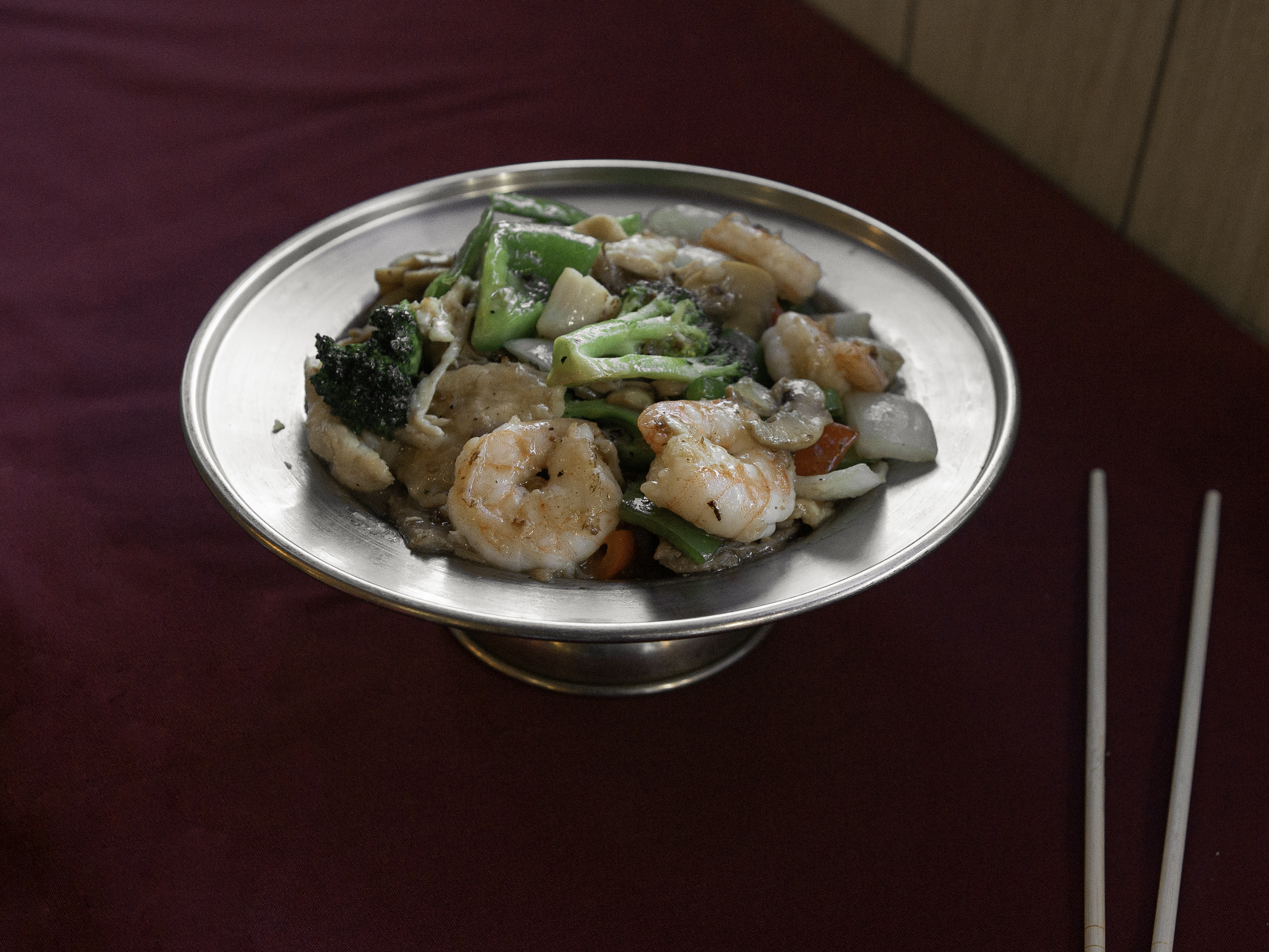 Order Happy Family food online from Yee's Oriental Inn store, Kenosha on bringmethat.com
