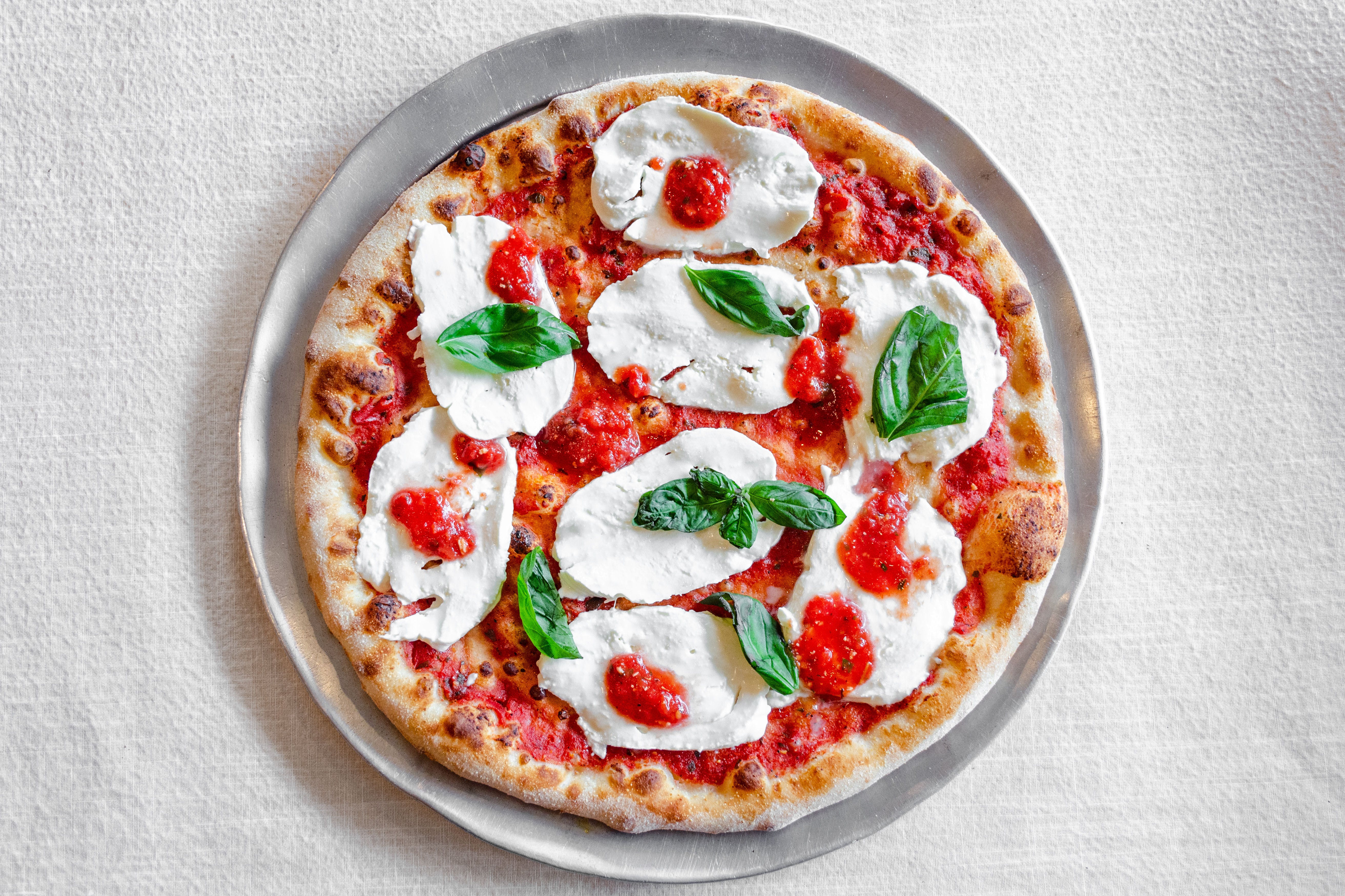 Order Margherita Pizza - Personal 10" food online from Puzo's Family Restaurant store, Ridgewood on bringmethat.com