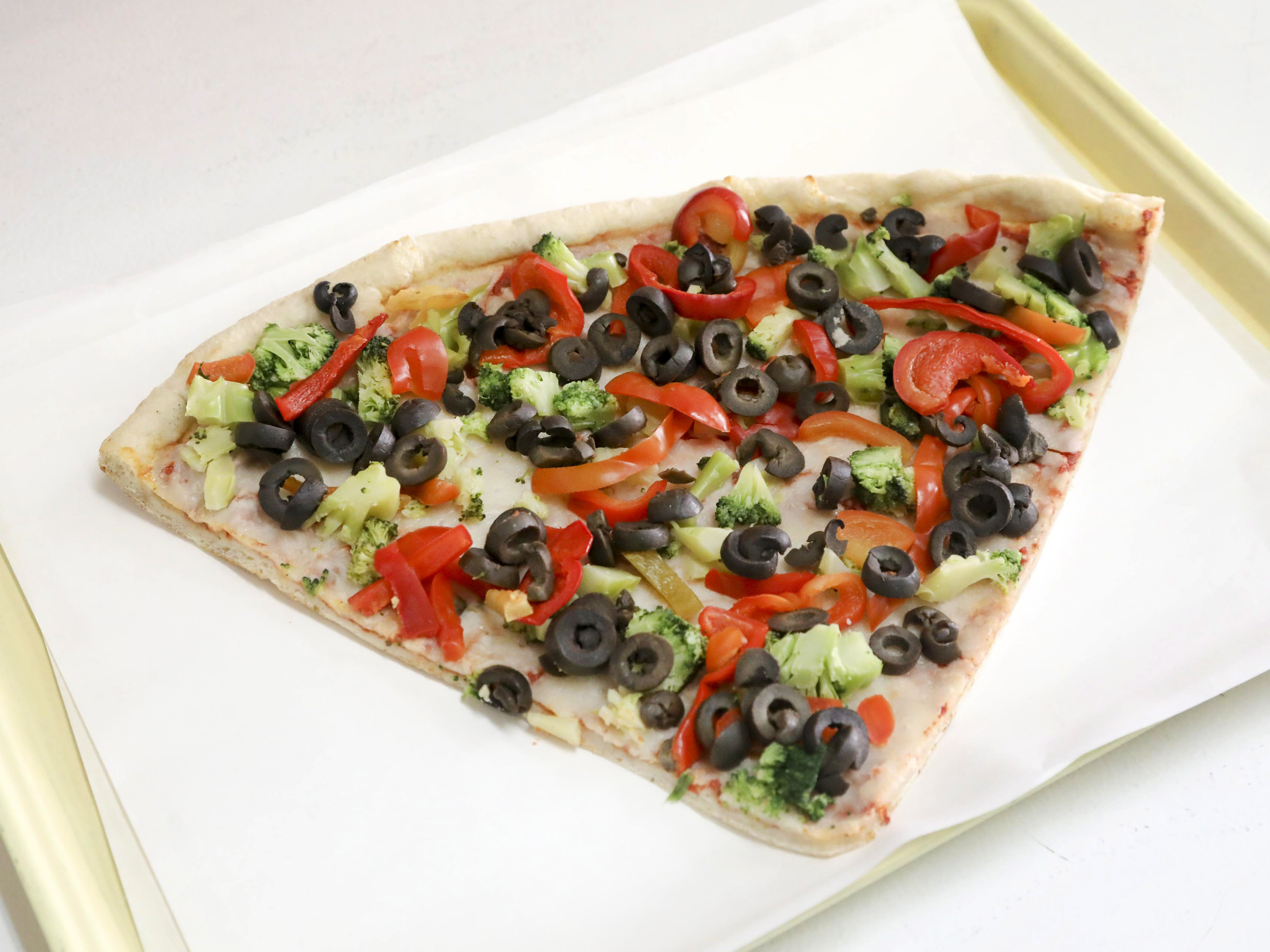 Order The Great Veggie Pizza Special food online from Mario's Pizzeria store, Brooklyn on bringmethat.com