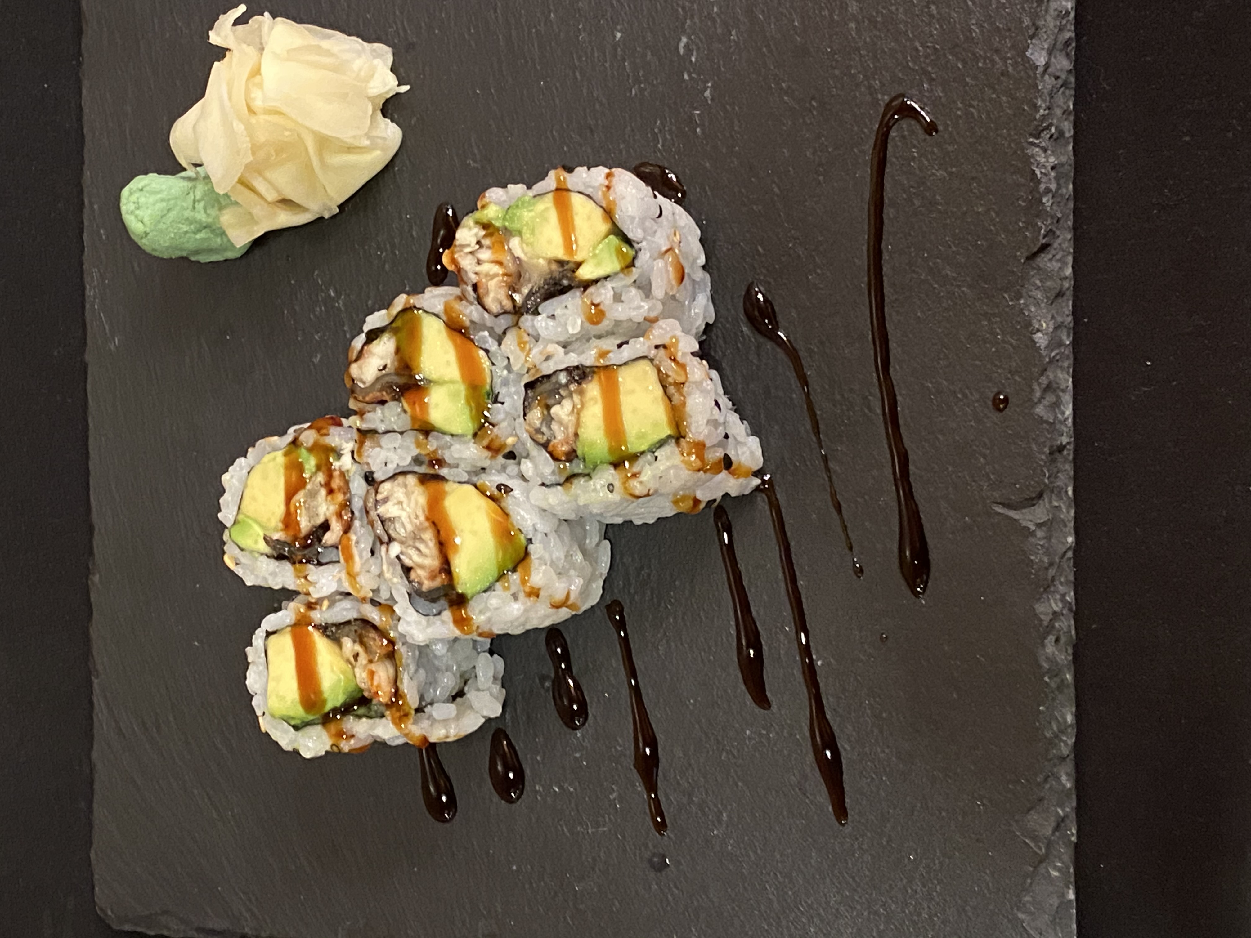 Order Eel Avocado Roll food online from Sushi para japanese restaurant store, New York on bringmethat.com