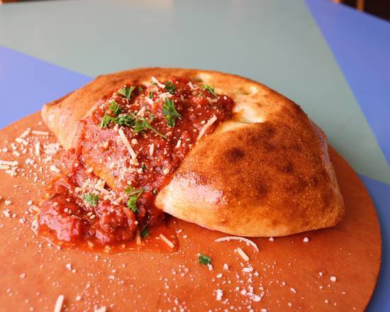 Order Cheese Calzone food online from Reginellis Pizzeria store, New Orleans on bringmethat.com