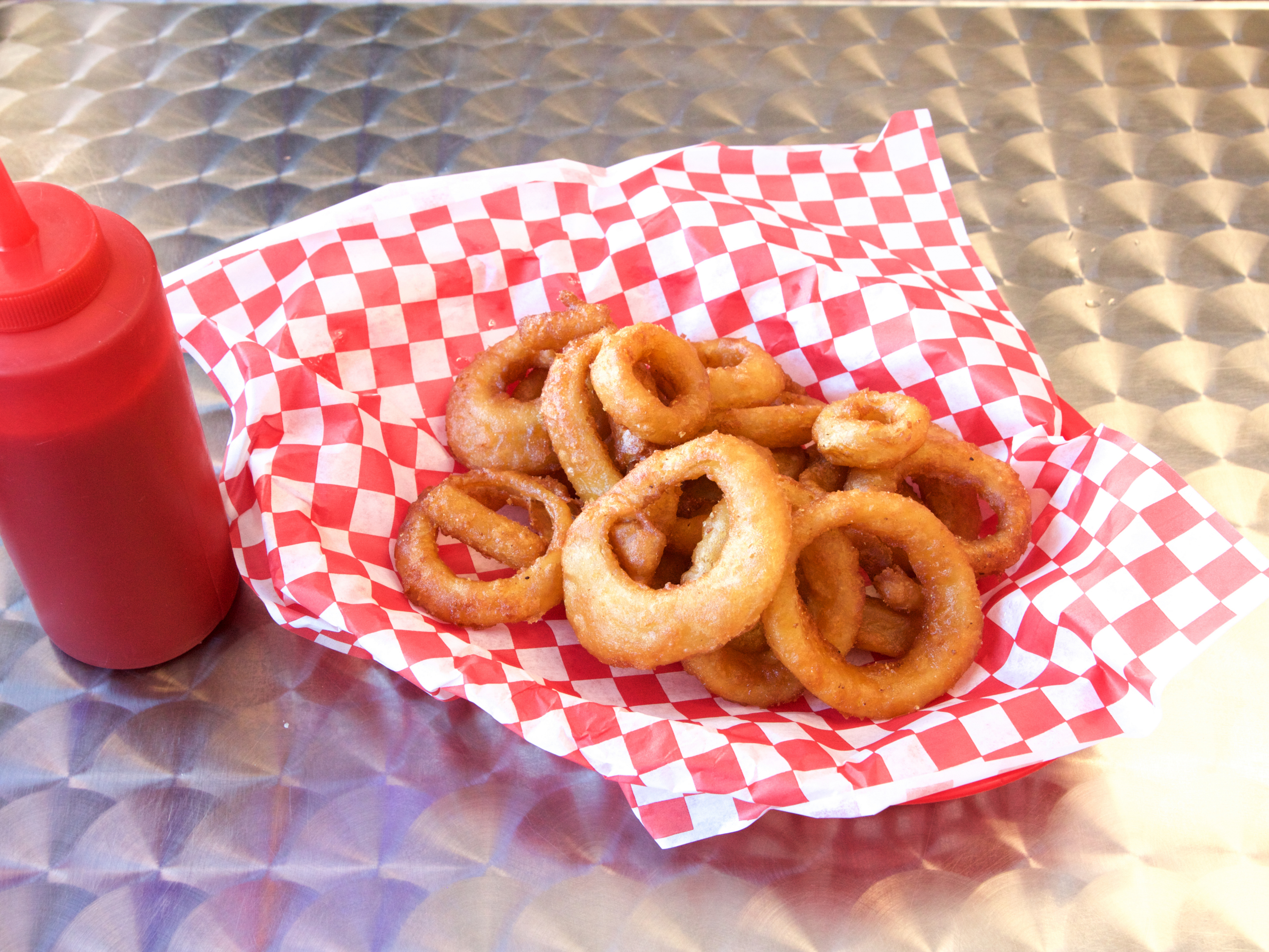 Order Onion Rings food online from Bob's Giant Burgers store, Modesto on bringmethat.com