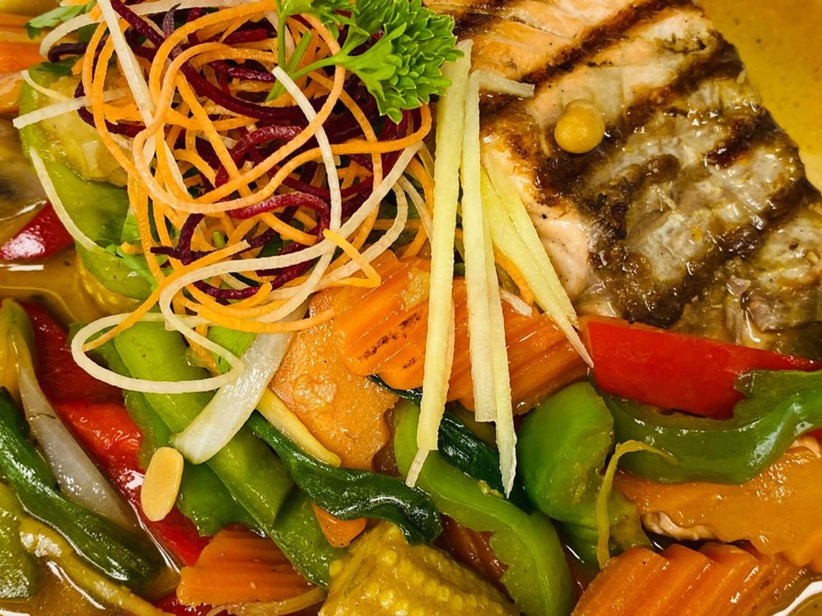 Order GINGER SALMON food online from Pinto Urban Thai Diner store, Richardson on bringmethat.com