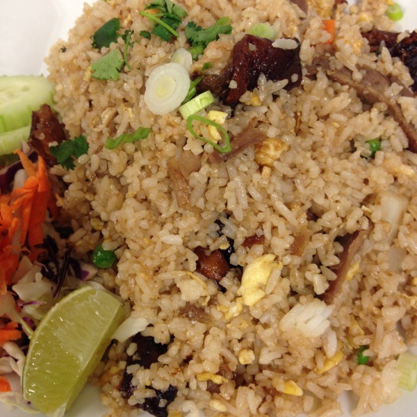Order Pineapple Fried Rice food online from Foo Asian Grill & Bubble Tea store, Irving on bringmethat.com