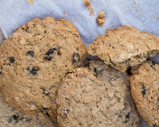 Order 2 Oatmeal Raisin Cookies food online from Downtown Giardino Gourmet Salads store, Miami on bringmethat.com