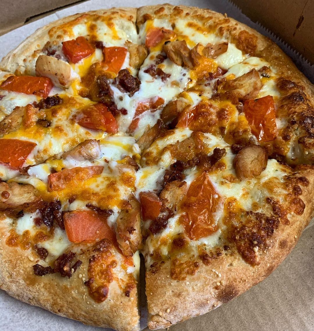 Order Ranchero Chicken Pizza - X-Large 18'' (16 Cuts) food online from Large Plain store, Pittsburgh on bringmethat.com