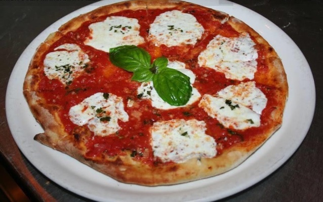 Order Pizza Margherita food online from A Touch of Italy store, Egg Harbor Township on bringmethat.com
