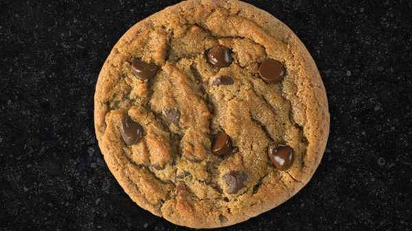 Order Chocolate Chip Cookie (1) food online from Round Table Pizza store, Martinez on bringmethat.com