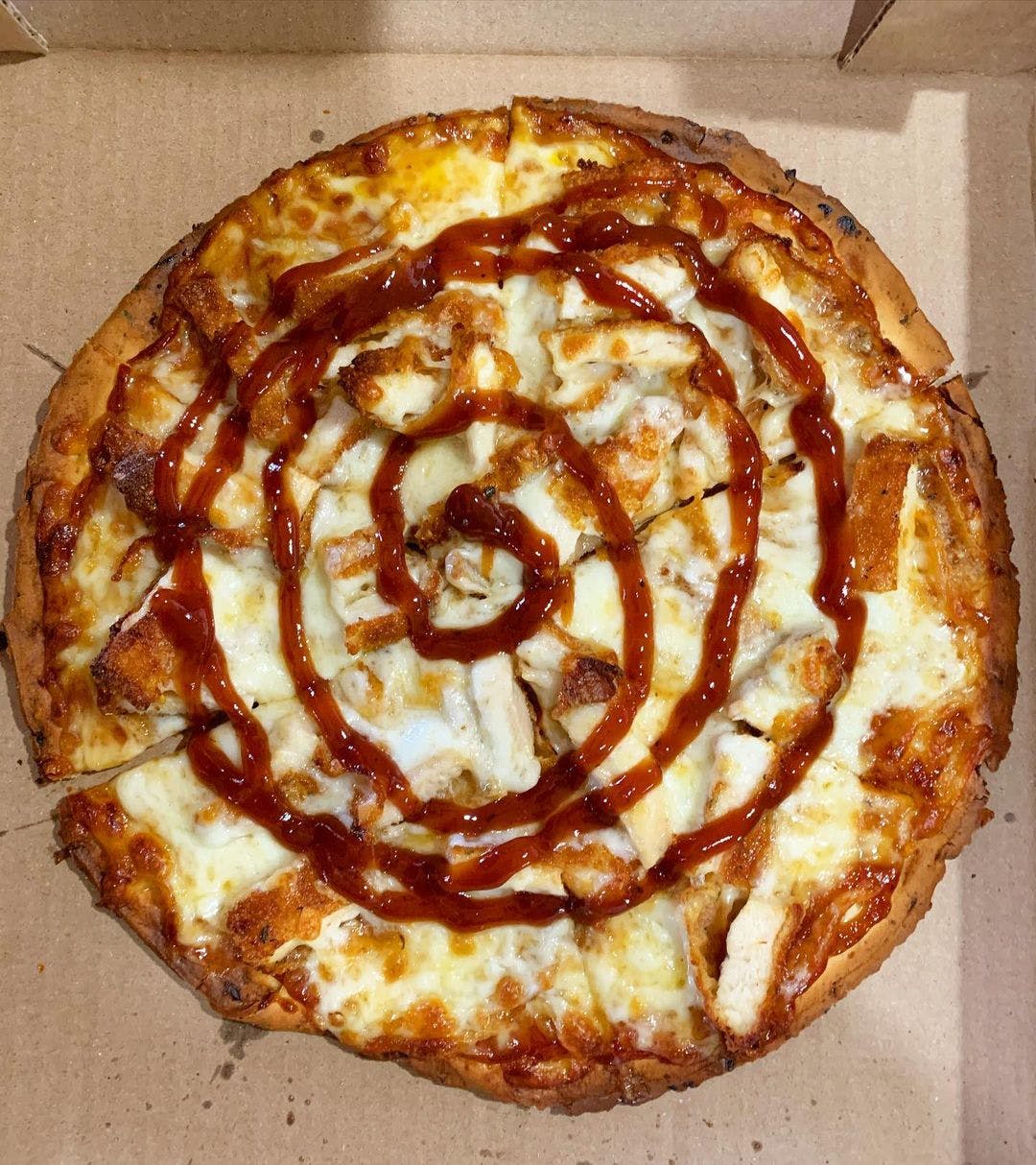 Order Cauliflower Crust BBQ Chicken Pizza - Pizza food online from Pasquales Pizzeria store, Wall Township on bringmethat.com