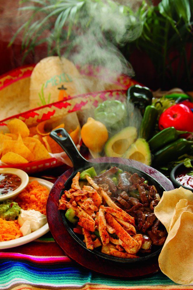 Order Burrito Tapatio Style food online from Valle's Mexican Restaurant & Bar store, Waco on bringmethat.com