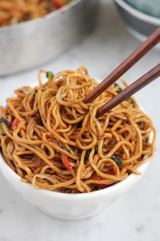 Order 71. Vegetable Lo Mein food online from China Dragon store, Brooklyn on bringmethat.com