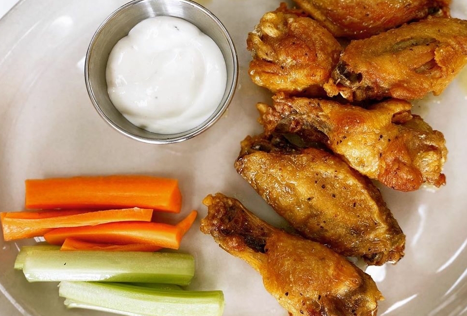Order Plain Wings food online from Jay's Pizza & Eats store, Stony Point on bringmethat.com