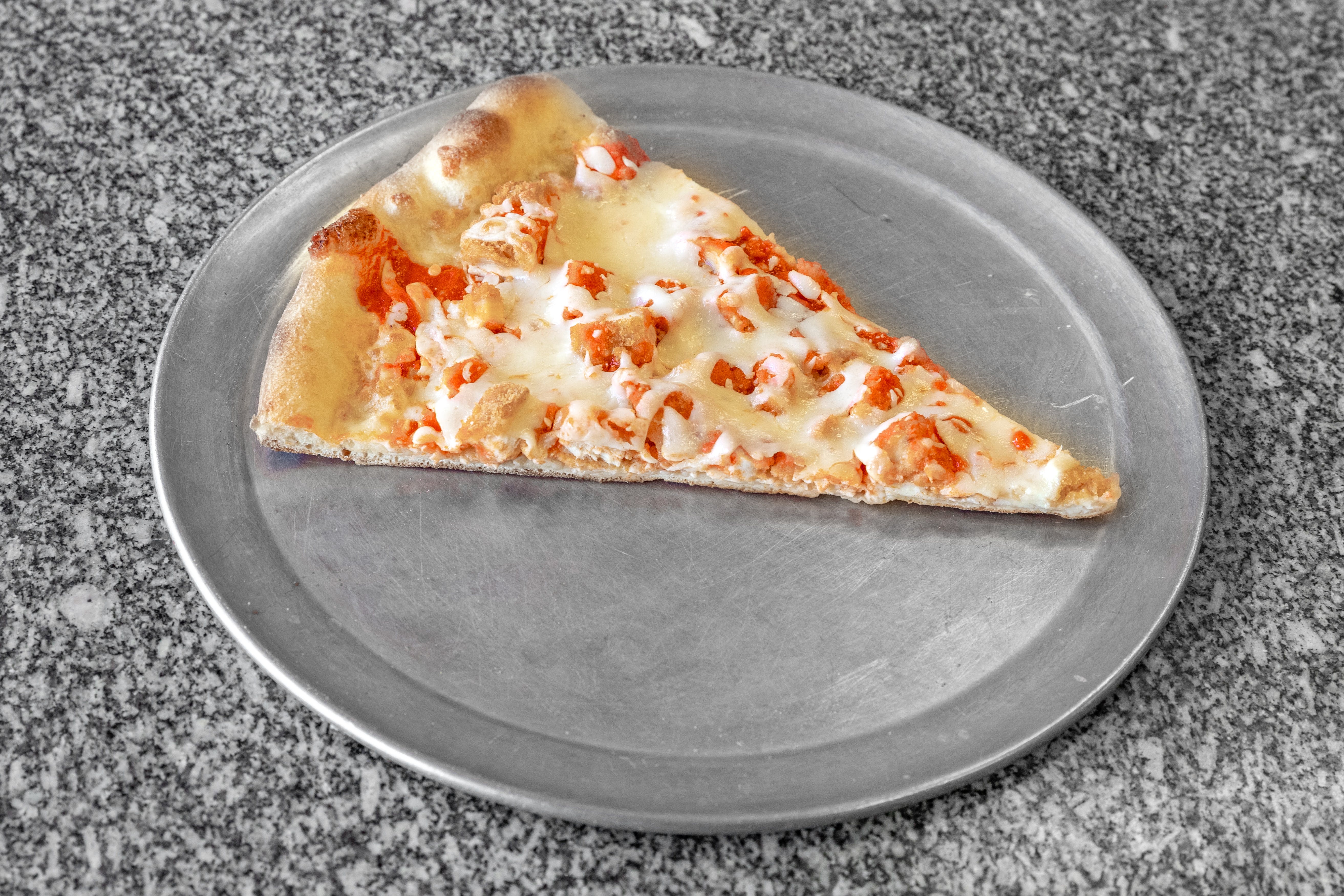 Order Buffalo Chicken Pizza - Small 14'' food online from Dominick's Pizza Shoppe store, Clinton on bringmethat.com
