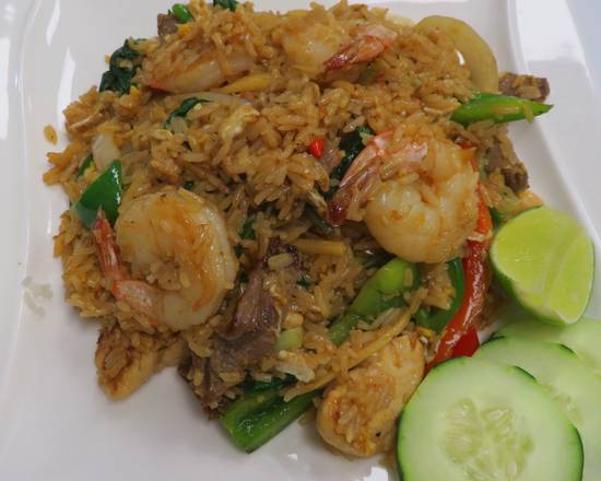 Order Thai Green Basil Fried Rice food online from Thai.Pho store, Forney on bringmethat.com