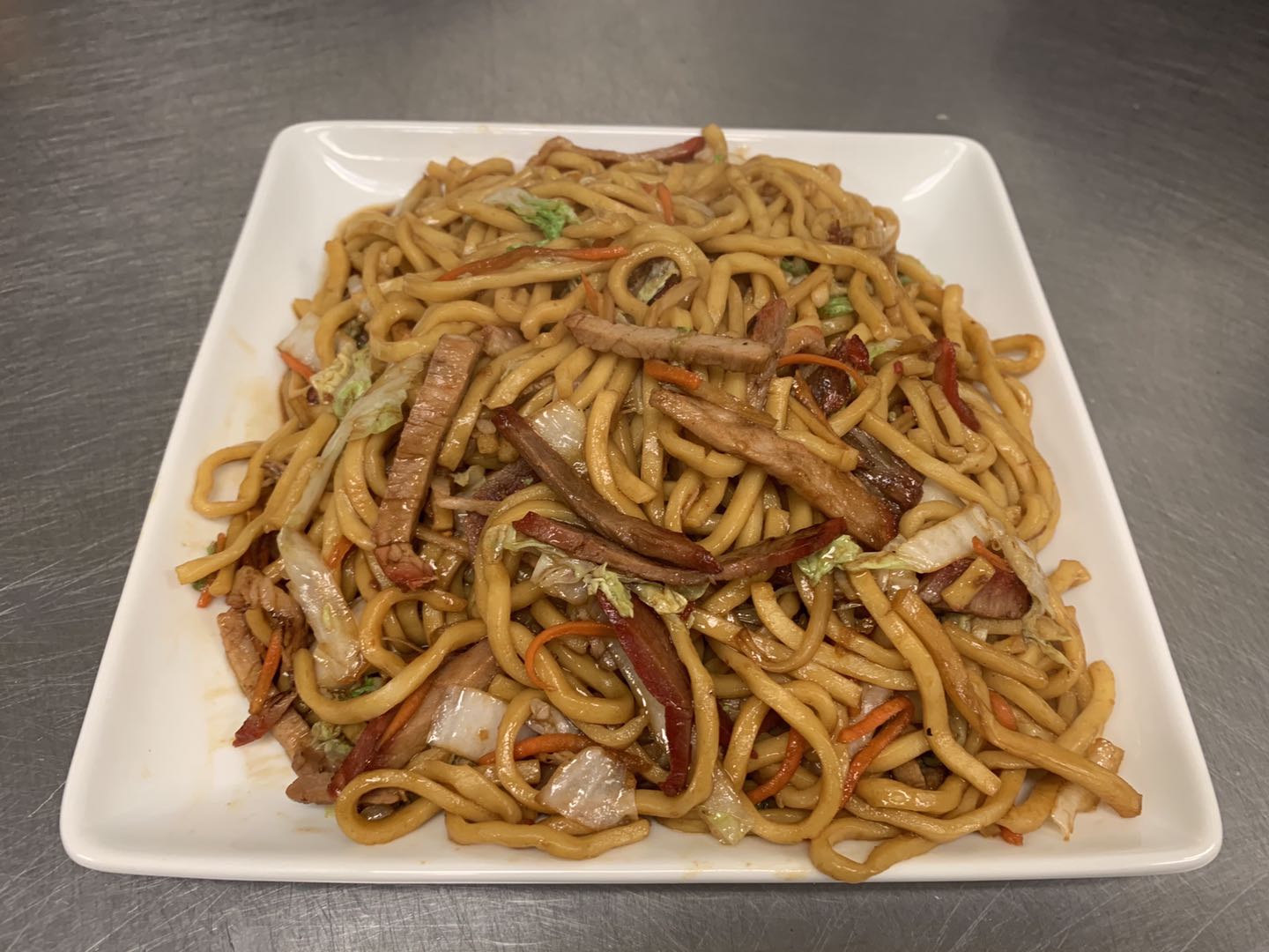 Order Roast Pork Lo Mein Combo Platter food online from China Dragon store, Baltimore on bringmethat.com