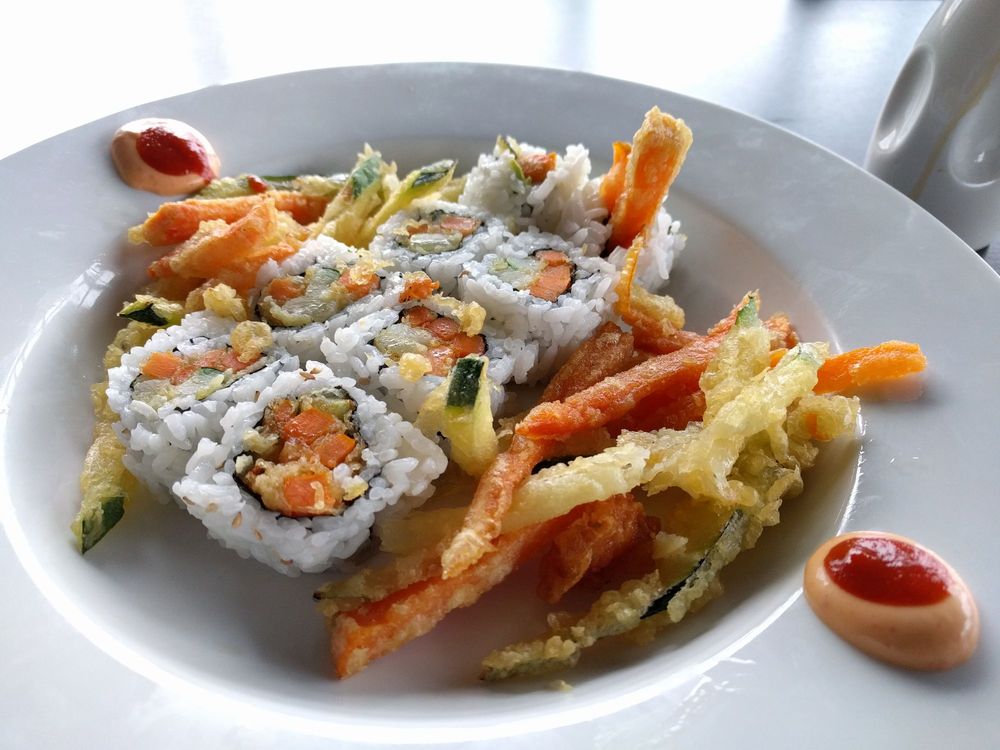 Order R6. Veggie Tempura Roll food online from Yo! Sushi store, Santa Ana on bringmethat.com