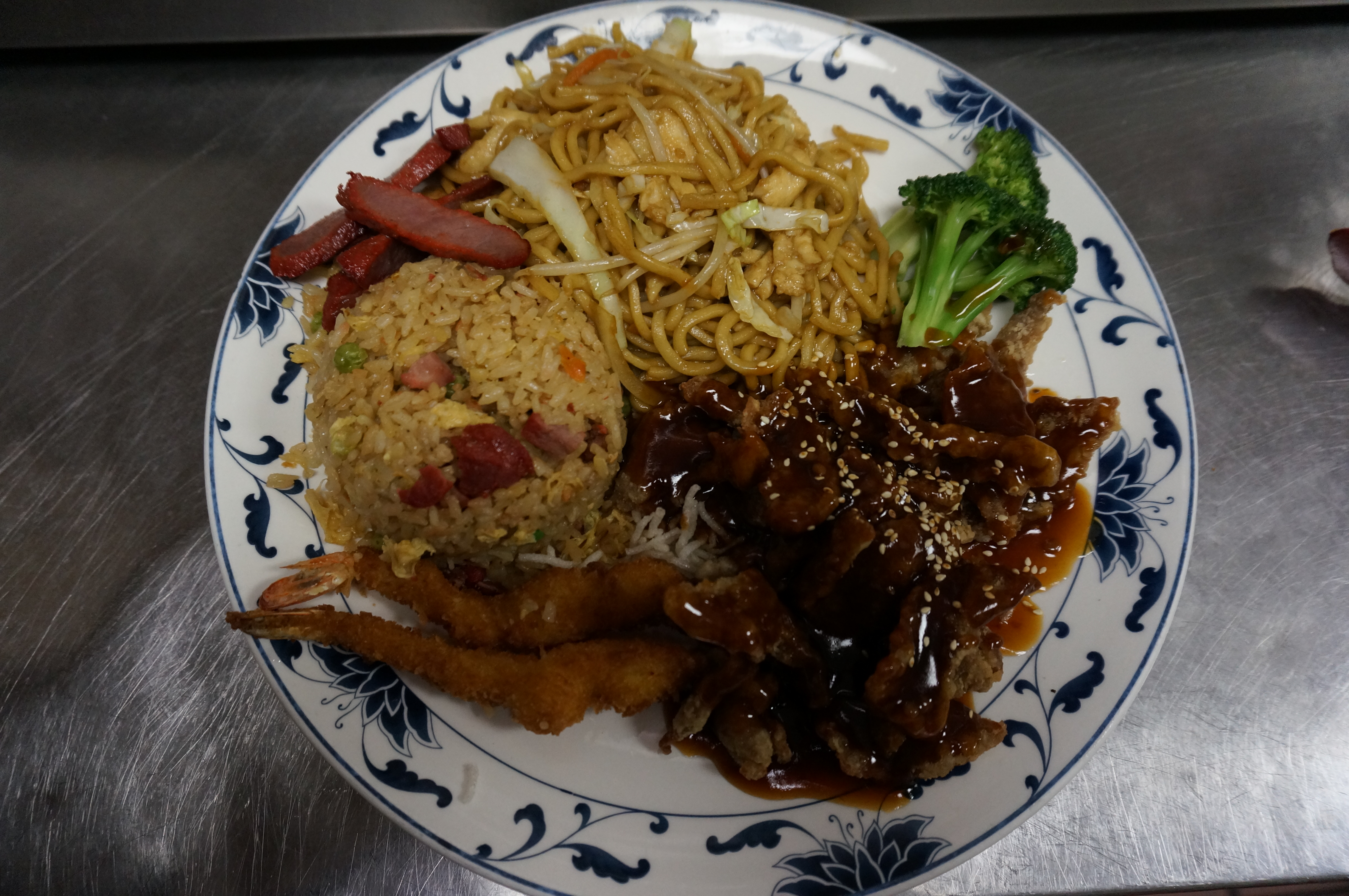 Order C4. Pork Fried Rice, Chicken Chow Mein, Spicy Hunnan Beef, 2 Pieces Fried Prawns and BBQ Pork Combo Plate food online from Mayflower Chinese store, Capitola on bringmethat.com