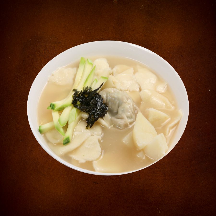 Order 19. Mandu Soojaebi  (만두수제비) food online from Hooroorook store, Buena Park on bringmethat.com