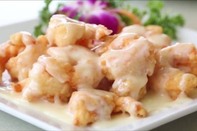 Order Coconut Shrimp 耶奶虾 food online from China Cafe store, South Bend on bringmethat.com