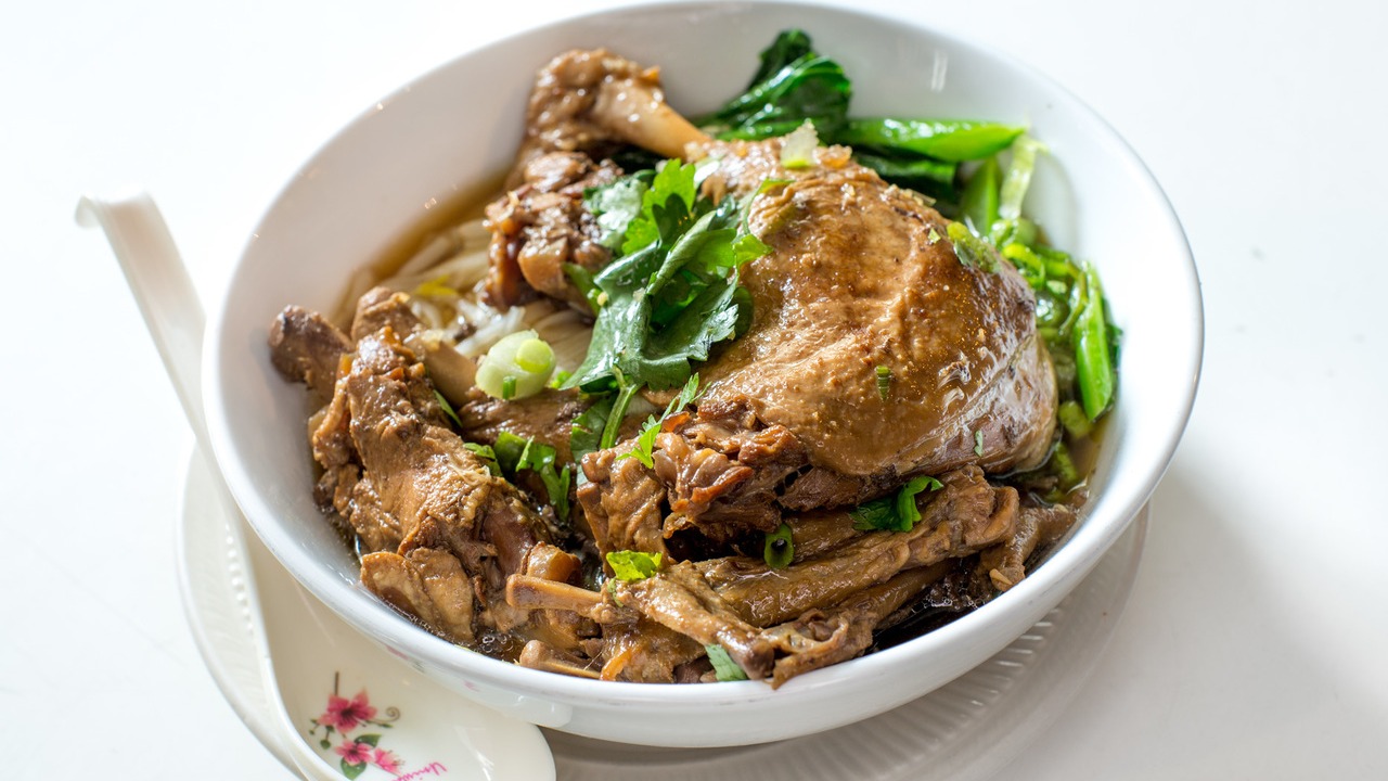 Order Duck Noodle Soup food online from Lan Larb store, New York on bringmethat.com