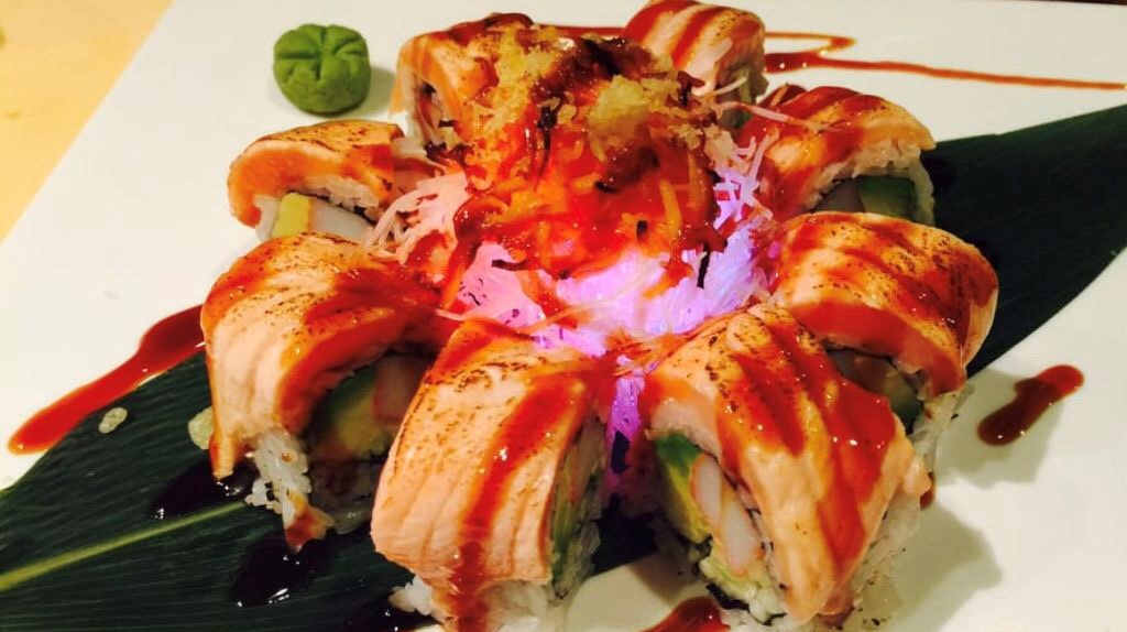 Order 17. Volcano Roll food online from Happy Kitchen & Sushi Bar store, Zionsville on bringmethat.com
