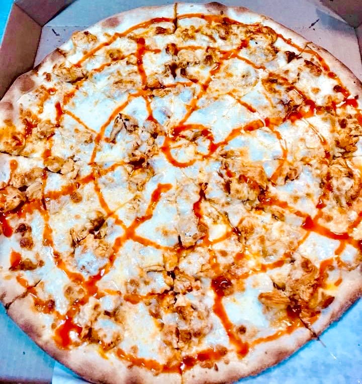 Order Buffalo Chicken Pizza - Small 12'' food online from Bella Sicily store, Morrisville on bringmethat.com