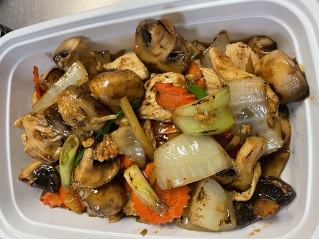 Order Ginger Dish Special food online from Simply Thai store, Northbrook on bringmethat.com