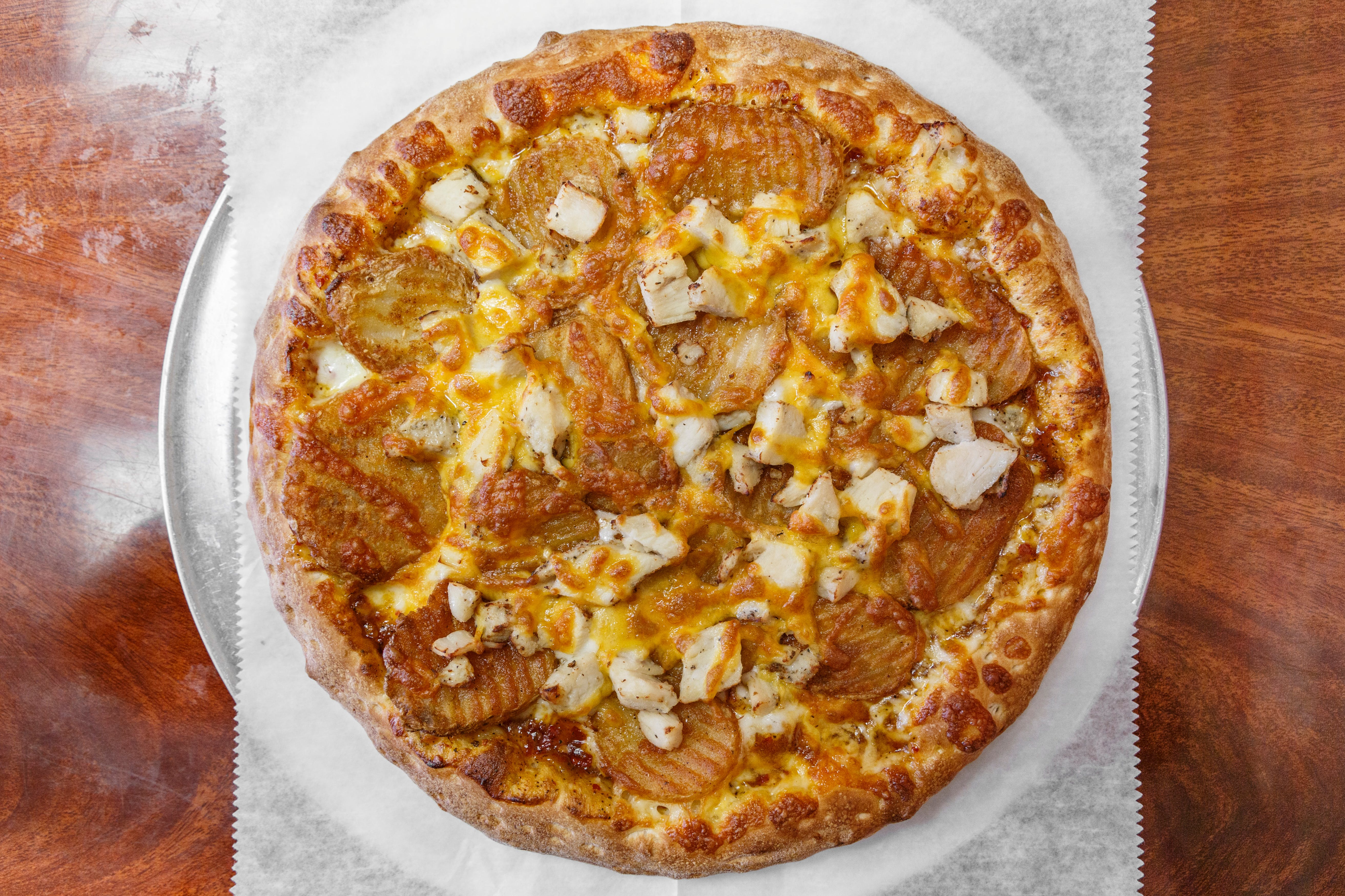 Order Buffalo Chicken Pizza - Small 10" (4 Slices) food online from Peppercini Italian Restaurant & Lounge store, Mc Kees Rocks on bringmethat.com