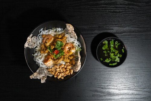 Order Mi Quang food online from Phoever store, Encinitas on bringmethat.com